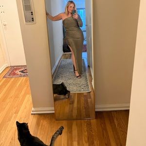 Lulu’s gold shimmer one sleeve dress